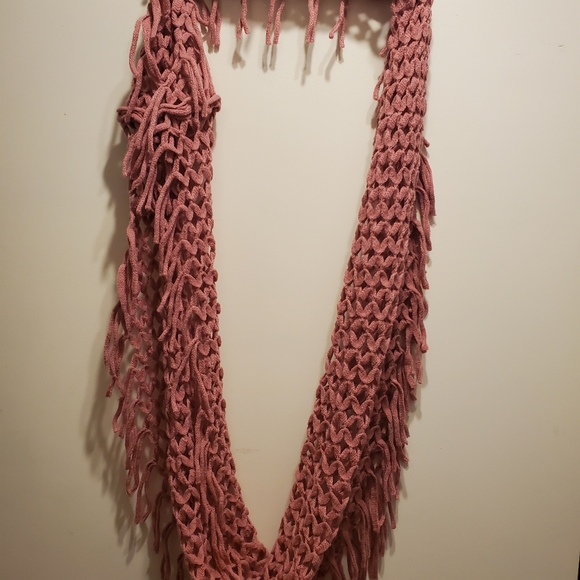 Pink infinity scarf - Picture 4 of 5